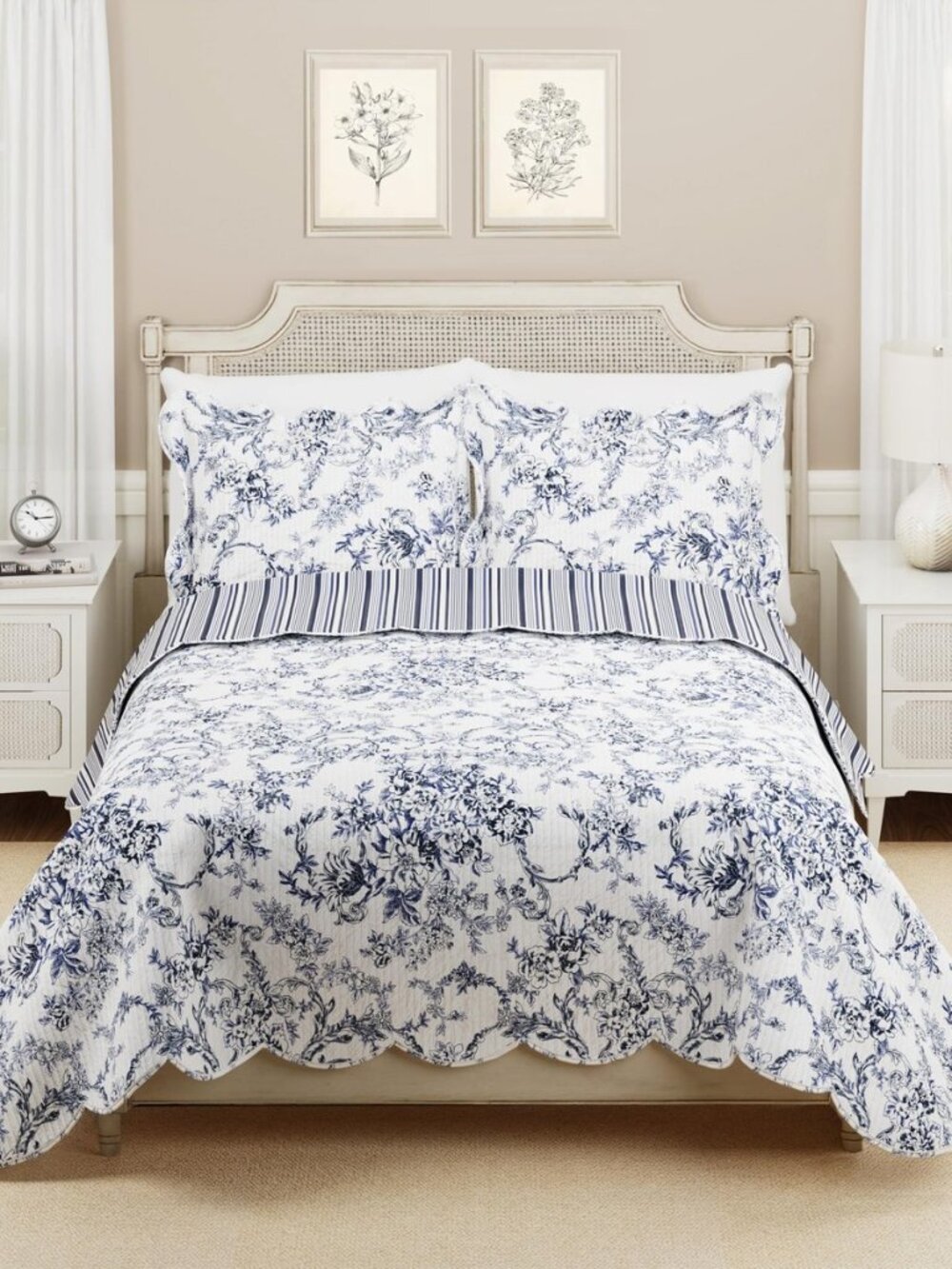 Garden Toile 3-Piece Reversible Quilt Set - Lightweight Coverlet Set, Floral